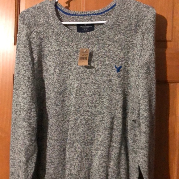 3 men’s American Eagle sweaters
